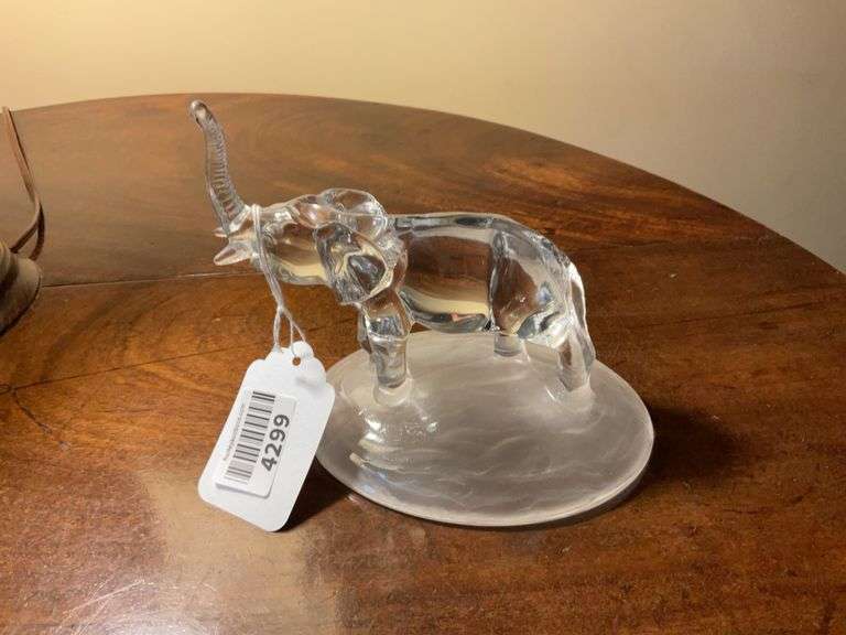 Cristal d'Arques French glass elephant figure
