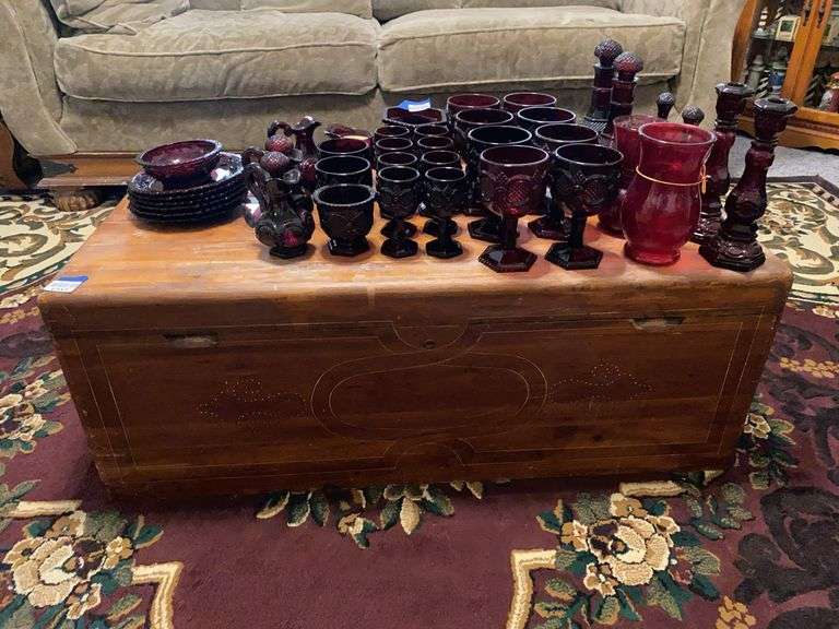 Cedar chest - no contents 40x19x15