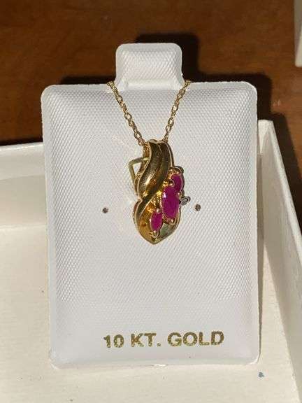 10K gold ruby/diamond accent pendant w/ chain