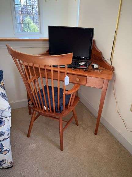 Corner desk w/ rear gallery and Windsor arm chair w/ cushion - no contents  42x28.5x41
