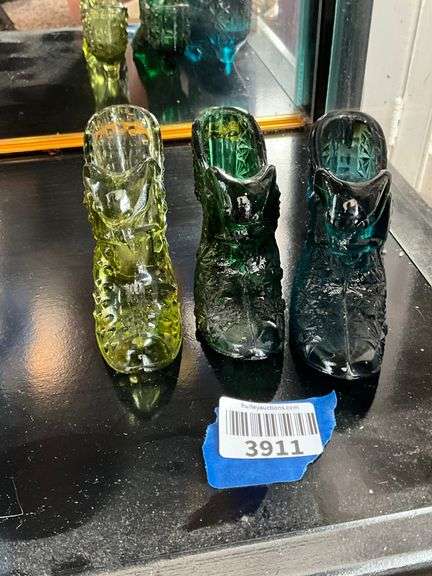 Three Fenton glass cat in shoes: olive, emerald, teal