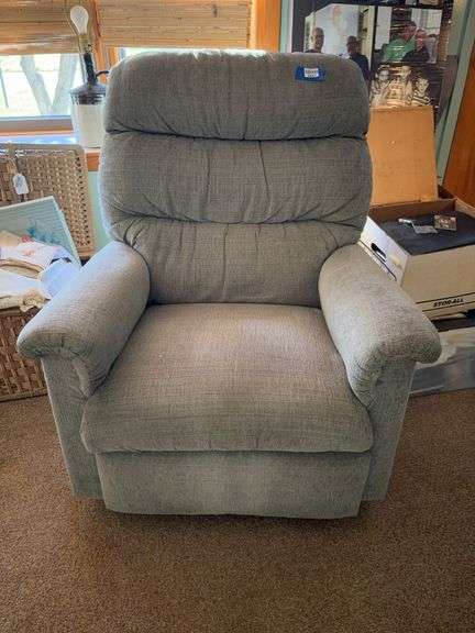 Gray La-z-boy recliner