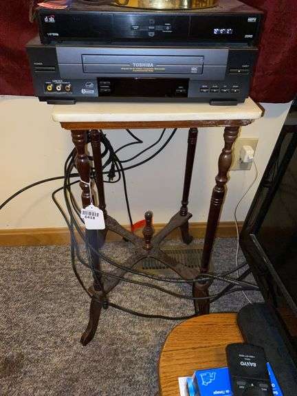 White marble top stand - no contents 14x14x27.5