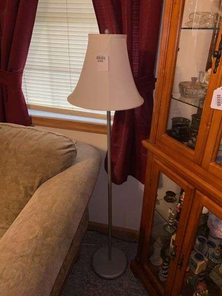 Floor lamp w/ fabric shade