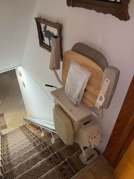 Stair lift - Office will call winning bidder to coordinate a pick up time.