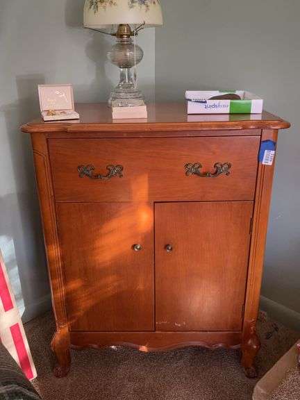 French Provincial cabinet - no contents 28x20x34