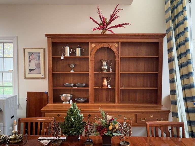 Harden brand Queen Anne sideboard w/ open shelving back section w/ arched central section w/ butterfly shelves, base has drawers, cabriole legs - no contents 83x21x84