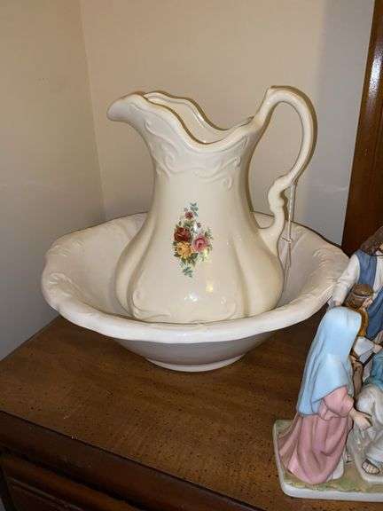 Ceramic washbowl & pitcher