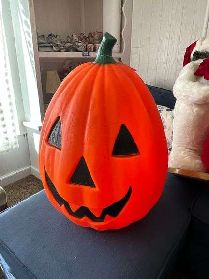 Blowmold Halloween jack o'lantern