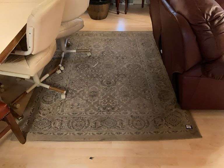 Persian style rug 60 x 83