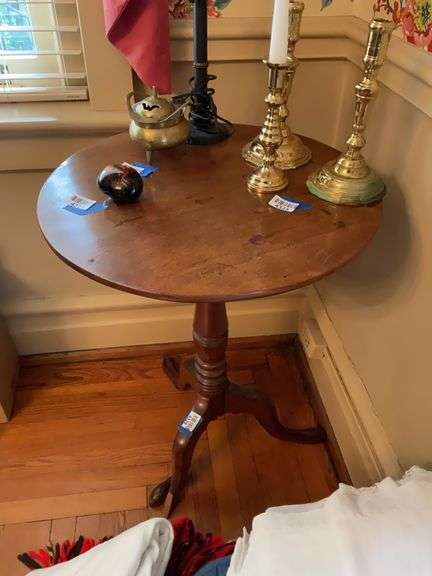 Round candle stand on turned column, tripod legs - note broken foot - no contents 20 x 20 X 28