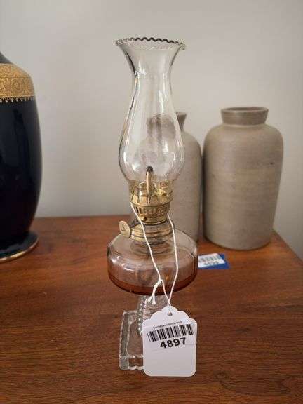 Miniature glass stand oil lamp