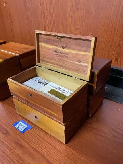 Qty 4: Martin's Fine Furniture/ Hagerstown MD Genuine Lane Keepsake dresser boxes