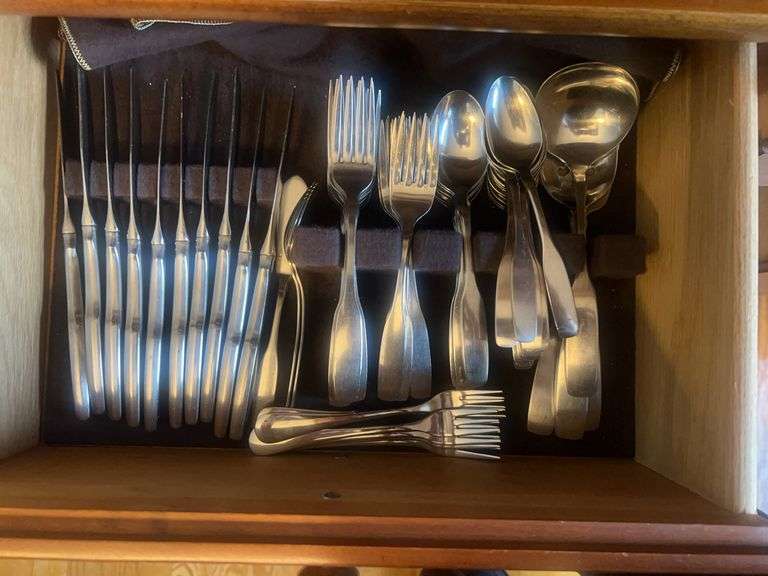 Oneida stainless steel flatware, Paul Revere pattern, Service for 10 with serving pcs