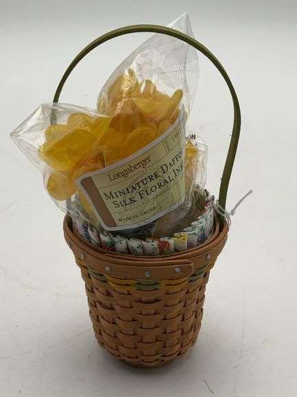 2011 miniature  daffodil liner,protector,tie on with box