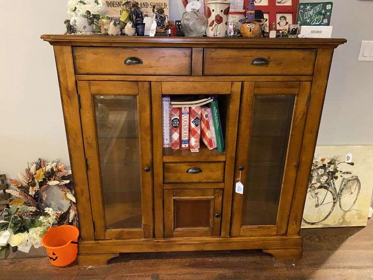 Country style jelly/curio cupboard w/ beveled glass end cabinets - no contents54x16x51 - MUST COME DURING LAST 2 HOURS OF PICKUP FOR THIS ITEM