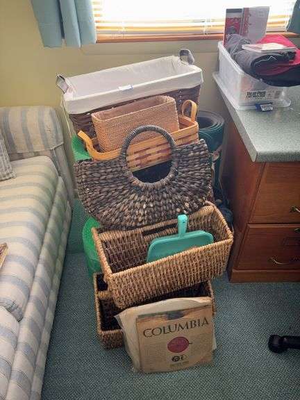 Baskets lot, exercise items, dustpan, 78rpm records