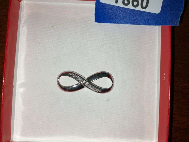 Infinity pendant