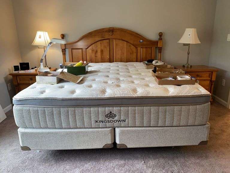 Mobel Inc. bed w/ cannonball Corinthian columns, metal bed frame - mattress not included 80” wide