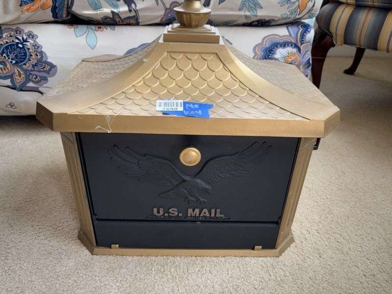 Cast metal US Mail box - No key