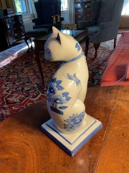 Blue & white porcelain cat figure on square base