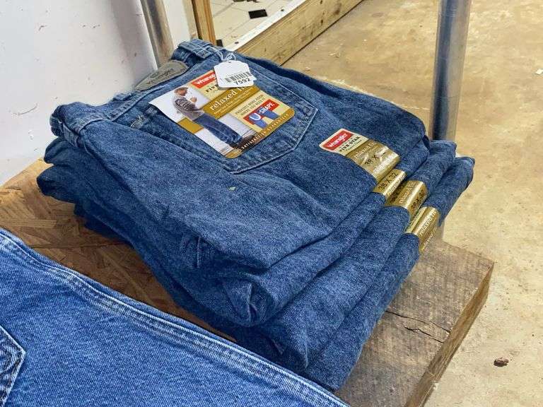 Four pair Wrangler Relaxed Fit 38x32 jeans, w/ tags - Hurley Real ...