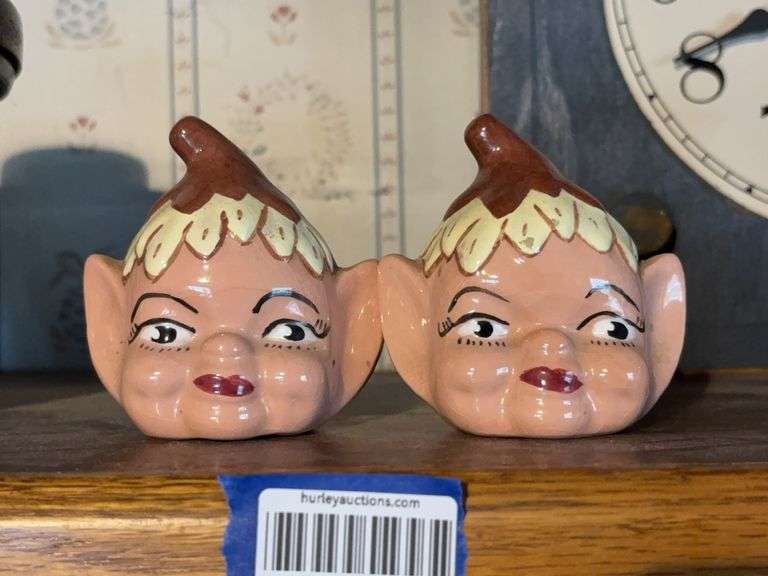Novelty figural ceramic Elf/ Pixie salt/pepper shakers