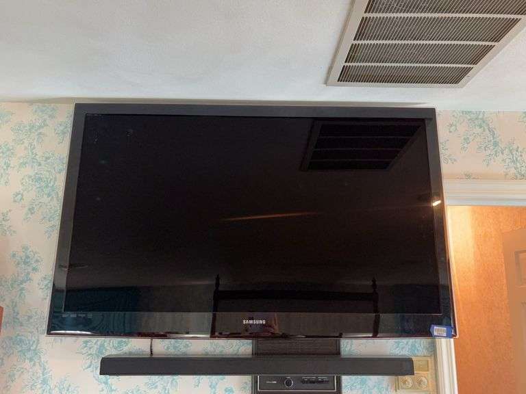 Samsung wall mount TV model: UN55B6000VFXZA