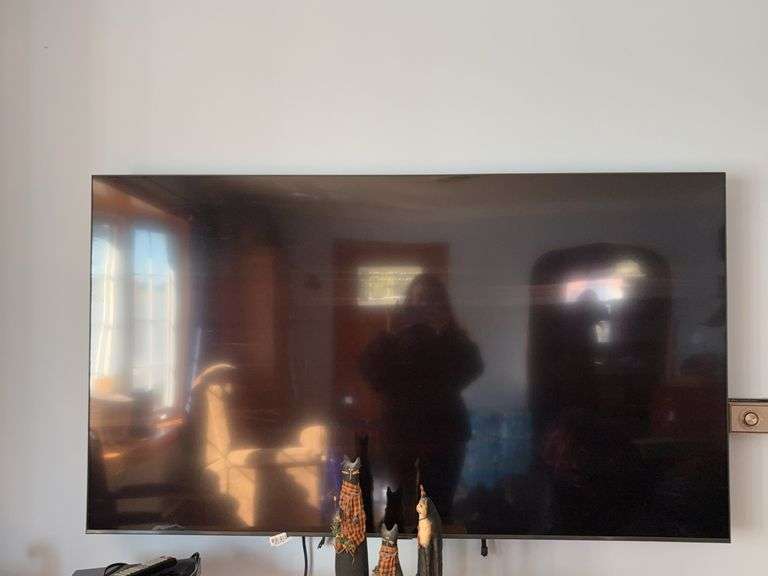 Samsung wall mount TV model: UN65TU7000 - bring tools for removal