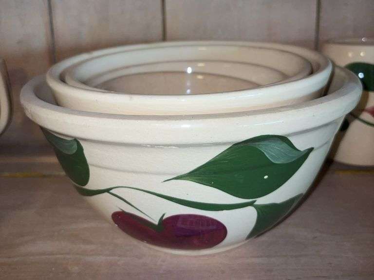 WATT ware pottery apple pattern mixing bowls, nest of five