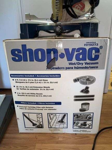 Wet/dry shop vac, in box