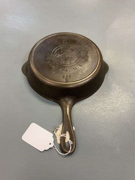 No.6 GRISWOLD cast iron skillet