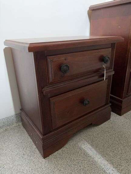 2-drawer nightstand 26x16x25
