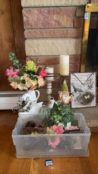 Gnome figure, candle pedestals, plaque, and decor items lot