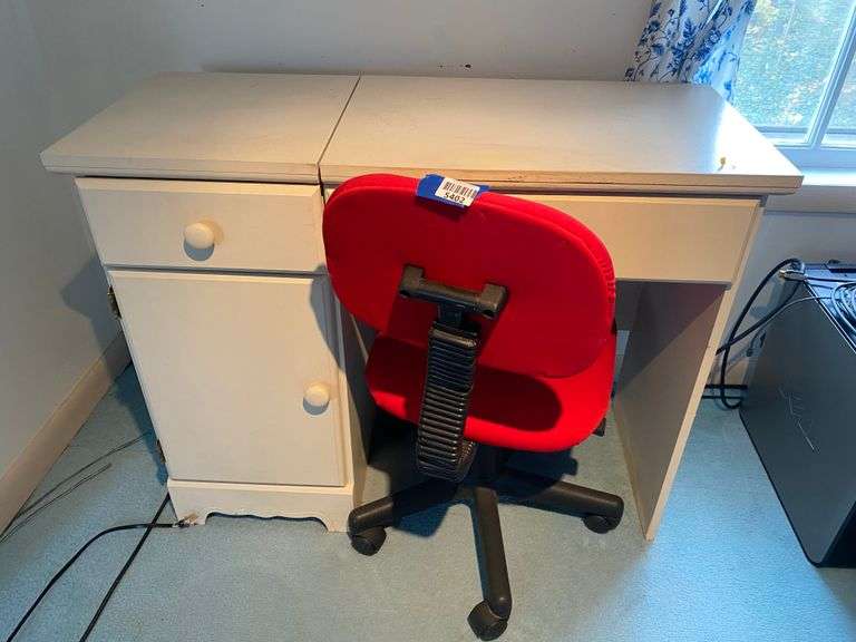 White lift-top vanity and red swivel chair 38x15.5x29.5