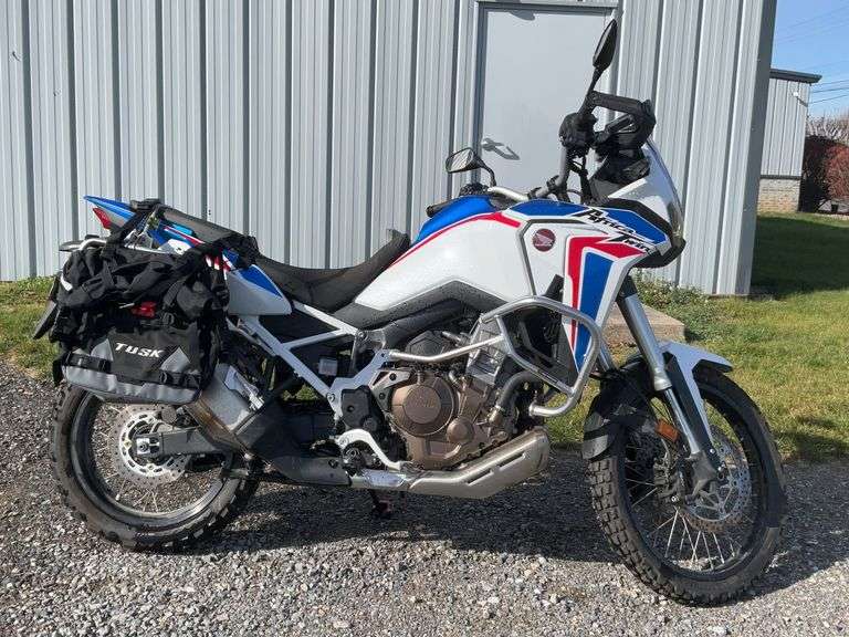 2021 Honda African Twin with saddle bags, 1100cc, ***SALE SUBJECT TO SELLER APPROVAL