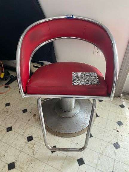 Stylist/barber chair