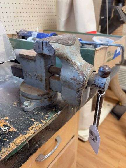 No. 25 Bench Vise, bring tools for removal