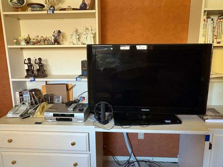 40 in Samsung TV LN-T4061F TV, VHS Recorder, Headphones, Phones & more