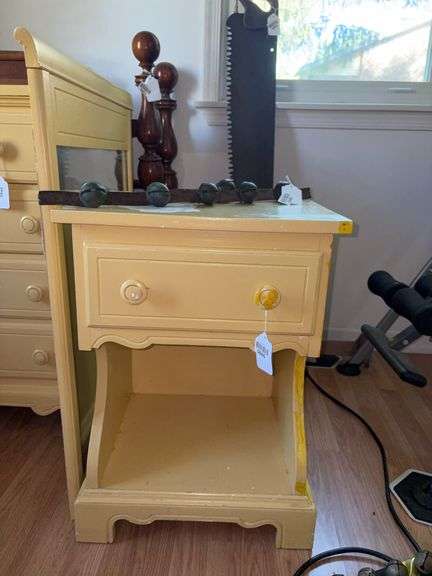 Ivory finish night stand w/ drawer 18x16x25 - see lots 5845 and 5847 for matching pcs