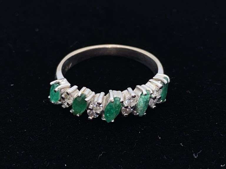 14K gold Ladies ring w/ stones Size 7