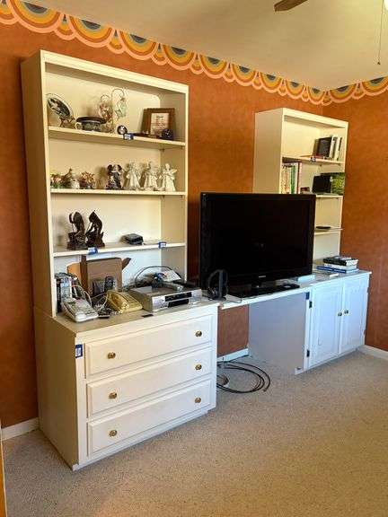 Dresser/shelving unit 108x24x82, no contents