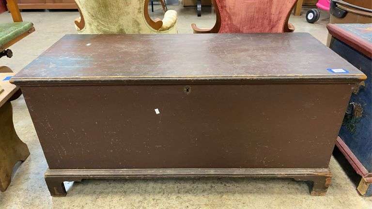 Dovetailed blanket chest w/ interior till, bracket feet, painted finish  47x20x22.75
