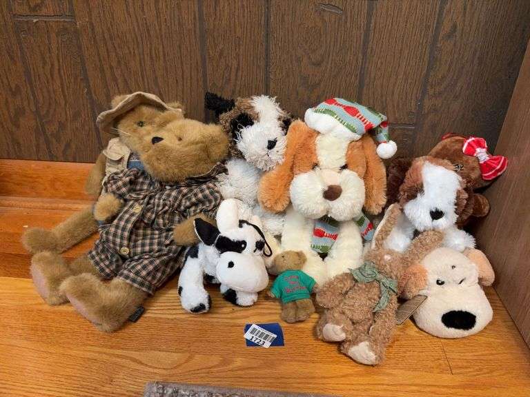 Teddy Bears And Plush Animals Hurley Real Estate Auctions teddy-bears-and-plush-animals-hurley-real-estate-auctions