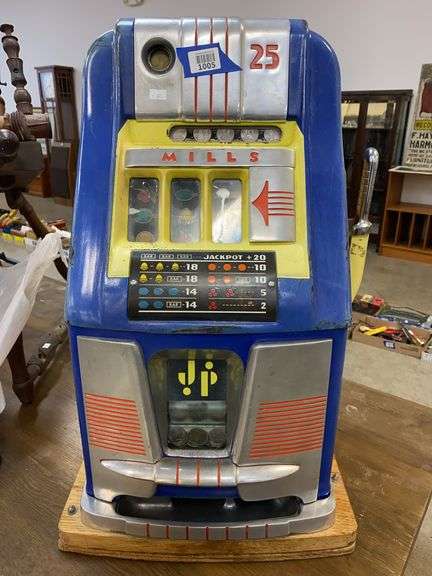 MILLS 25 cent slot machine, w/ key 16x16x26.5