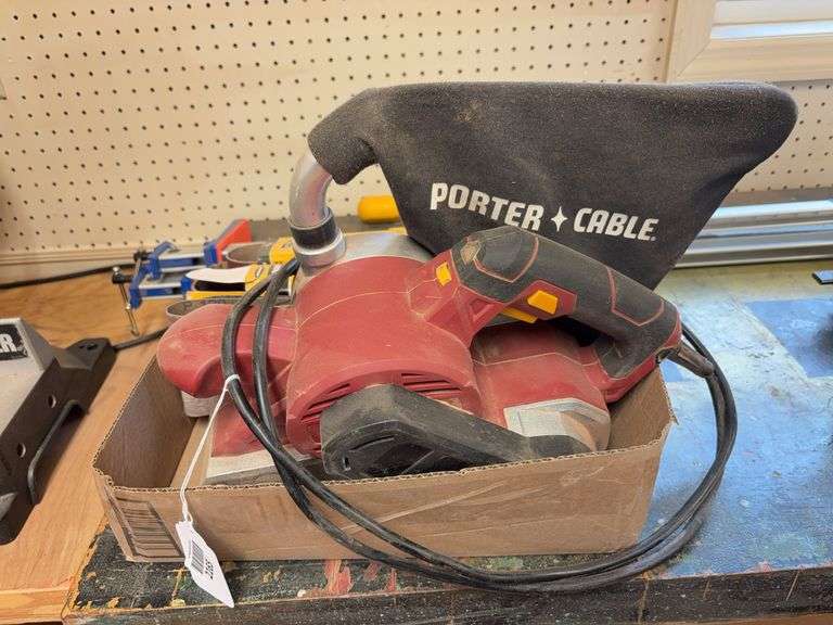 Porter-Cable sander w/ sanding belts