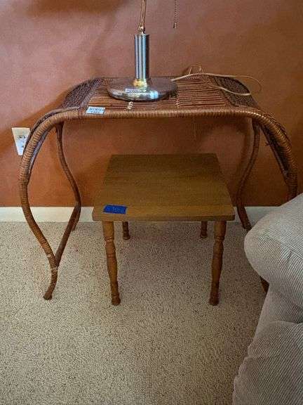 Table and stool 27x15x25