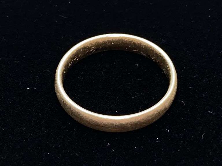 14K gold band ring Size 8.5