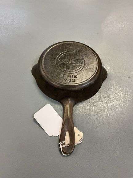 No.4 GRISWOLD cast iron skillet