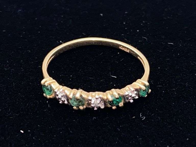 10K gold Ladies ring w/ stones Size 7